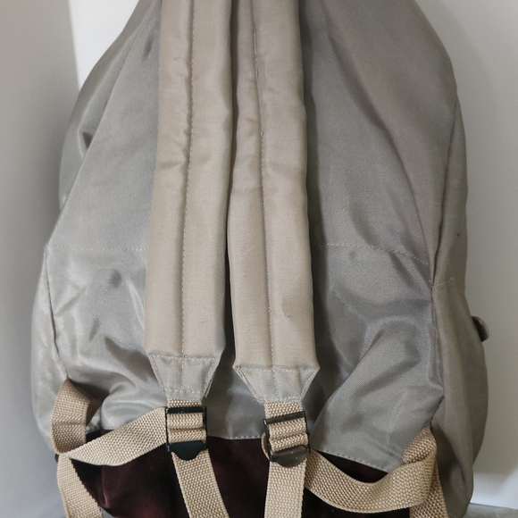 VTG Camel Cigarette 2 Tier Backpack with Leather Accent - Picture 4 of 7